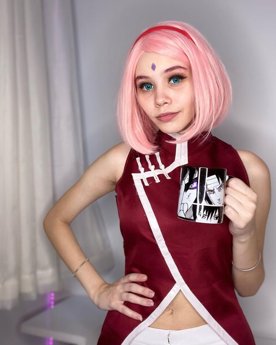 Veja este cosplay perfeito da Sakura Haruno de Naruto feito por uma brasileira