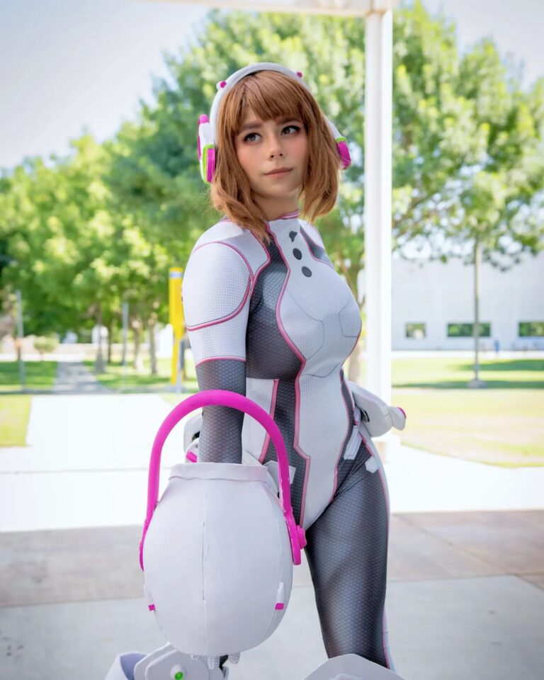 Fã De My Hero Academia Viraliza Com Um Cosplay Maravilhoso Da Uraraka Critical Hits