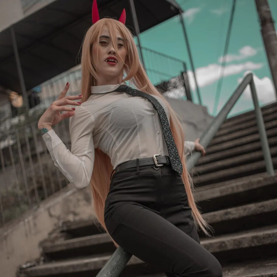 Chainsaw Man: Cosplay brasileiro de Power manipula seu sangue