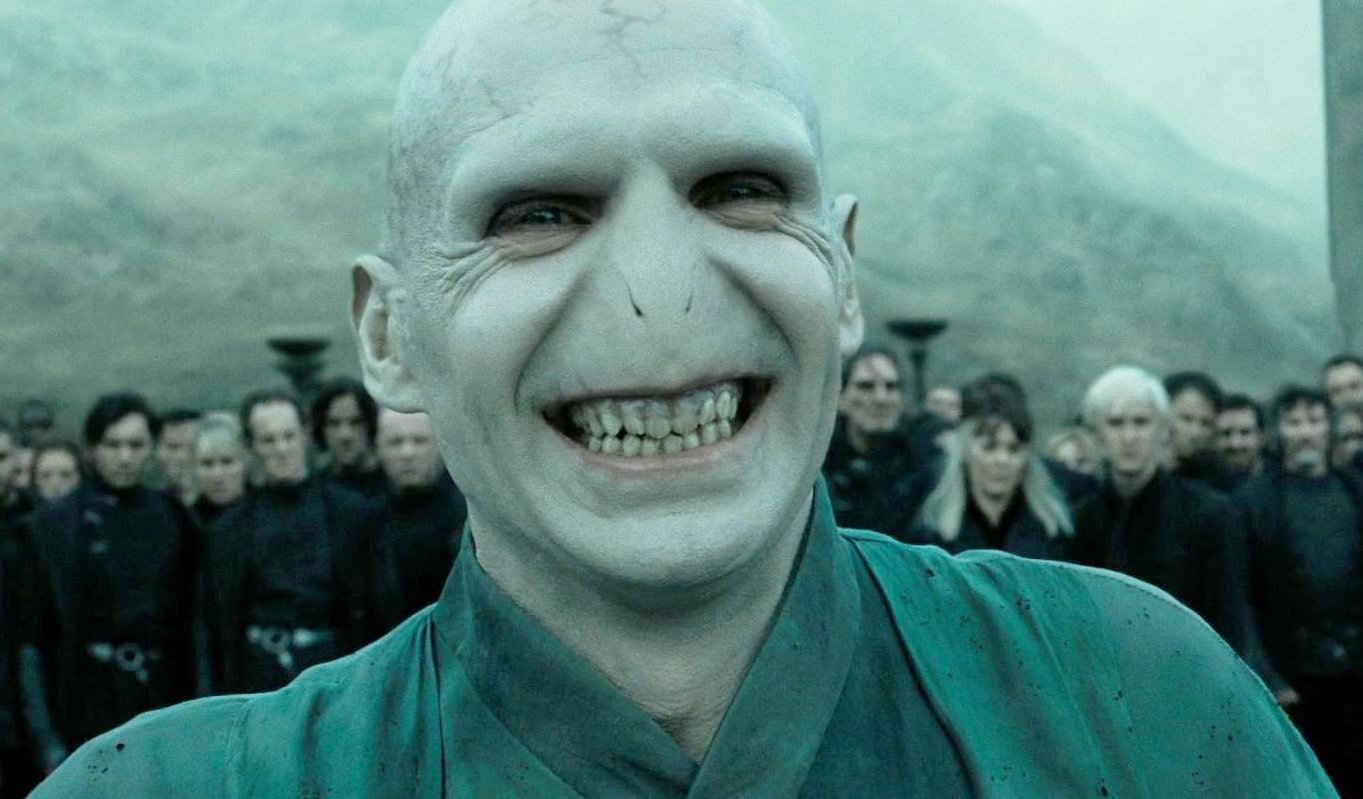 Harry Potter - Ralph Fiennes responde se voltaria ou não ao papel de Voldemort