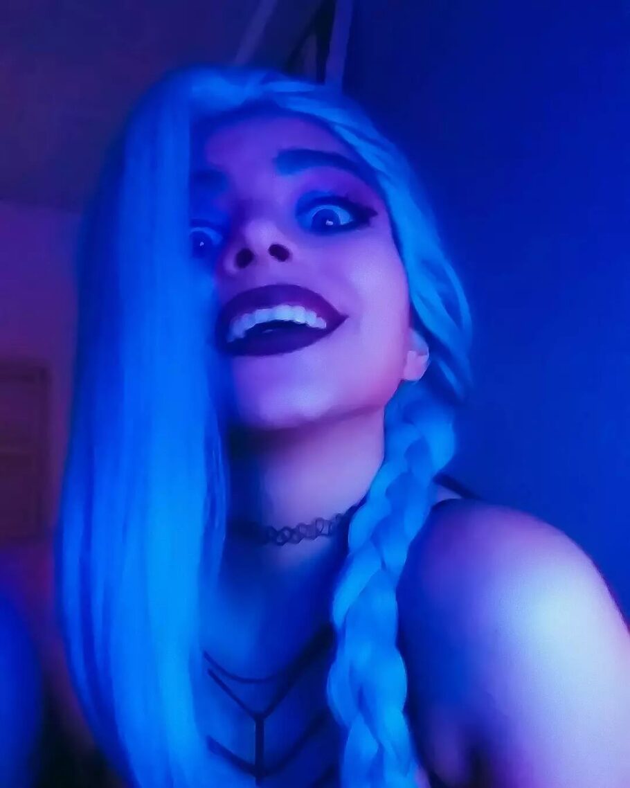 Fã brasileira de Arcane fez um cosplay impecável da Jinx