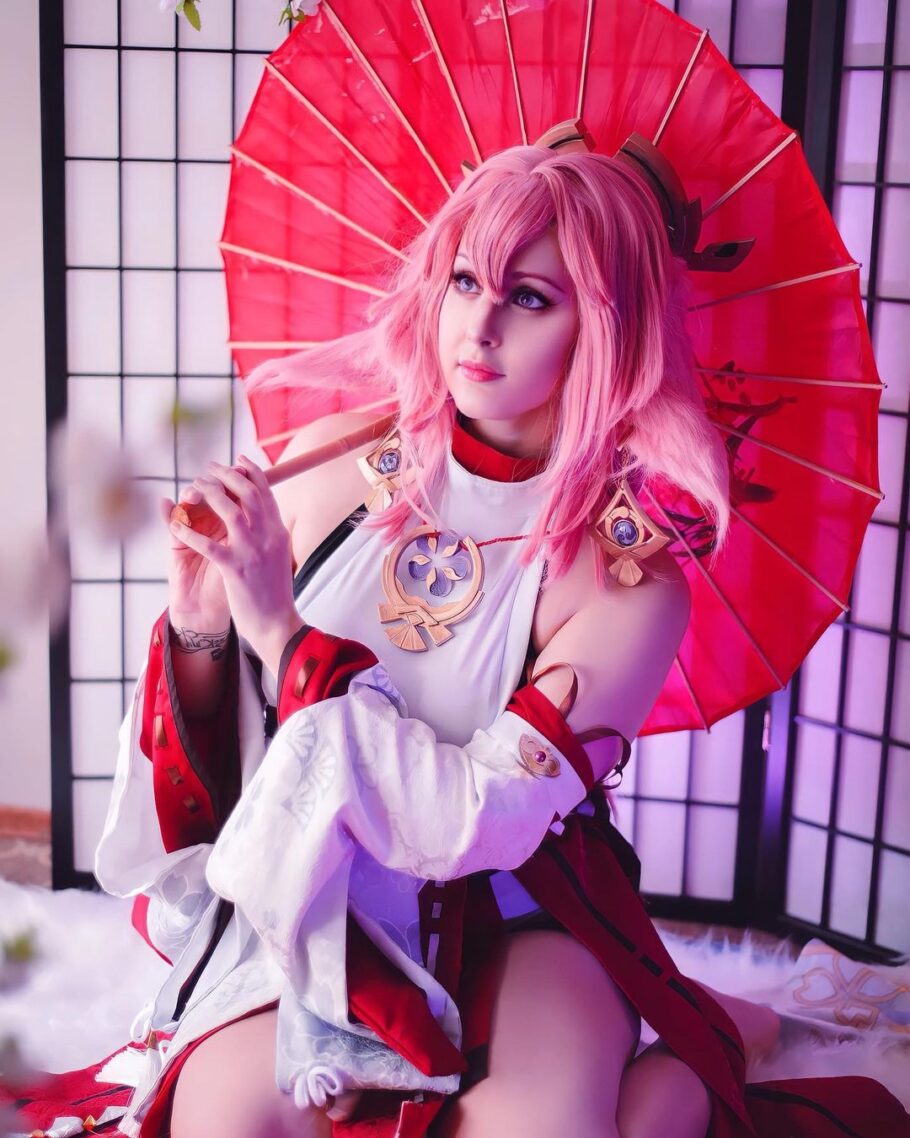 Brasileira viraliza com um cosplay perfeito da Yae Miko de Genshin Impact