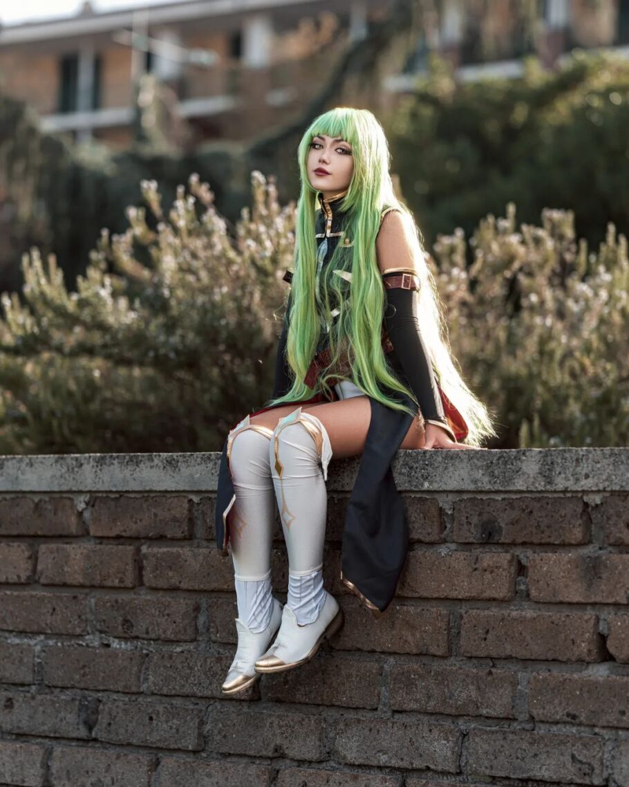 Fã de Code Geass fez um cosplay perfeito da C.C.