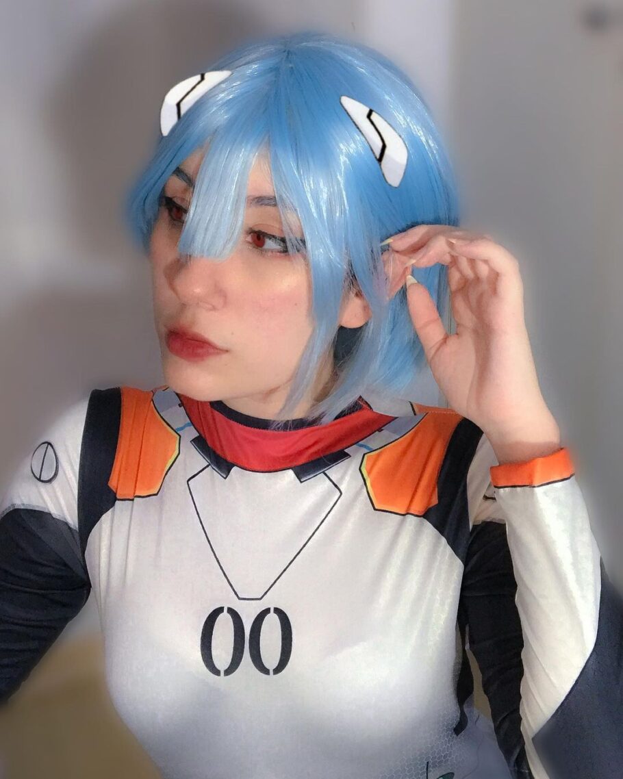 Fã brasileira de Evangelion fez um cosplay perfeito da Rei Ayanami