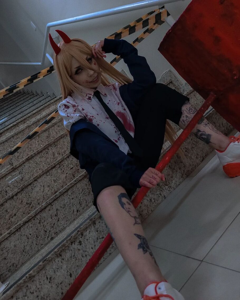 Brasileira homenageou a Power de Chainsaw Man com um lindo cosplay