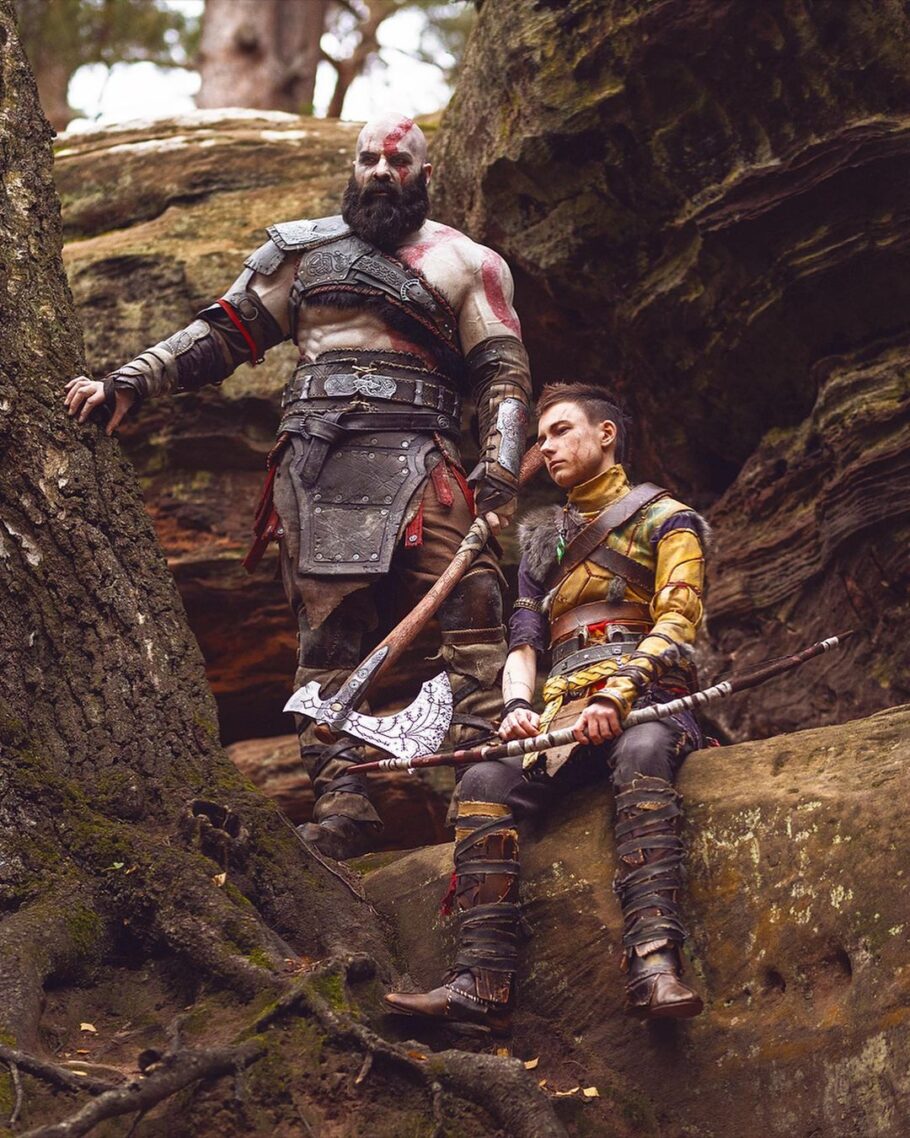 Fã de God of War comemora o lançamento de Ragnarok com um cosplay perfeito do Kratos e Atreus