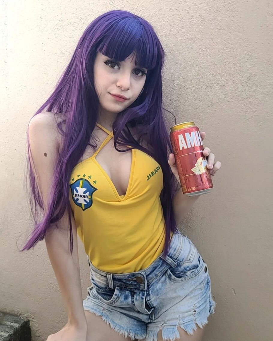 Brasileira fez um cosplay da Misato de Evangelion torcedora da seleção