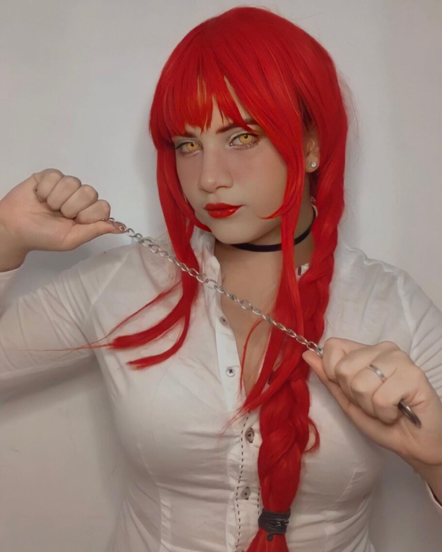 Brasileira fã de Chainsaw Man recriou a Makima em um lindo cosplay