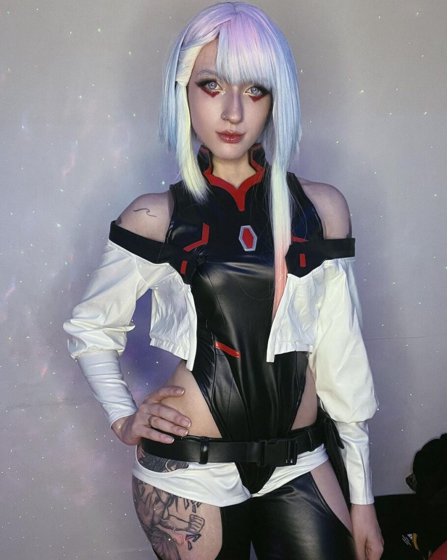 Brasileira viraliza com um cosplay impecável da Lucy de Cyberpunk