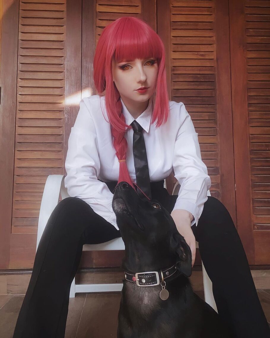 Brasileira fã de Chainsaw Man fez um cosplay simplesmente perfeito da Makima