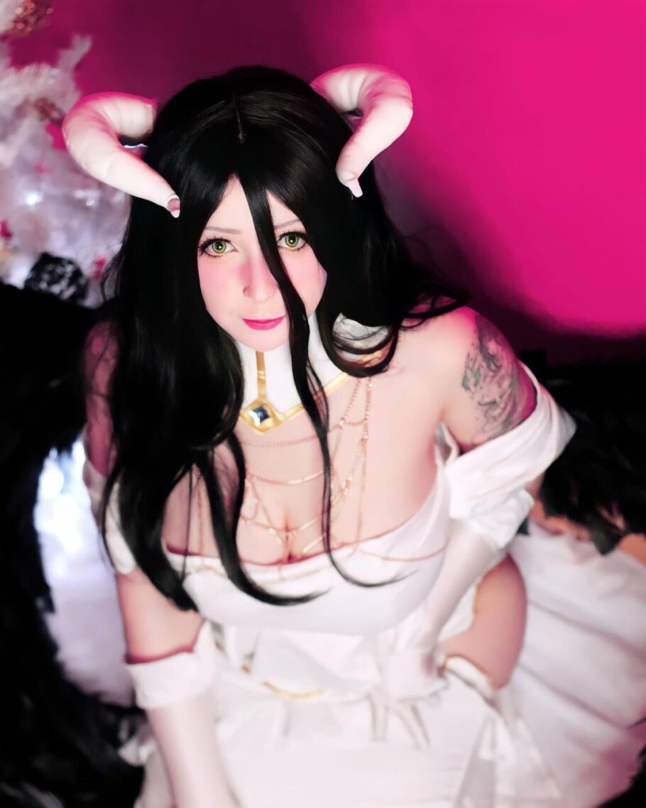 Cosplayer fae.eerie surpreende com deslumbrante interpretação da personagem  Albedo de Overlord - Critical Hits