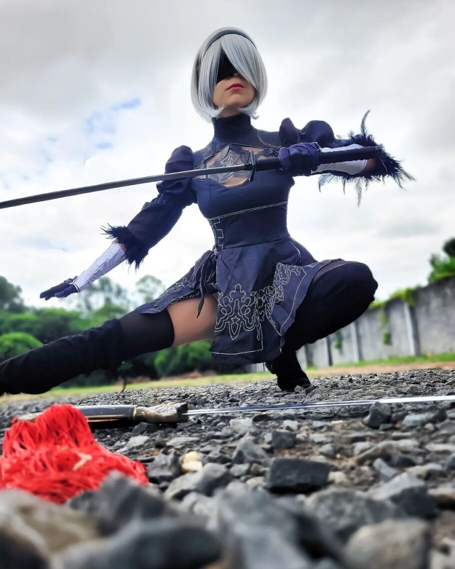 Brasileira nahhcosplay fez um cosplay perfeito da 2B de Nier