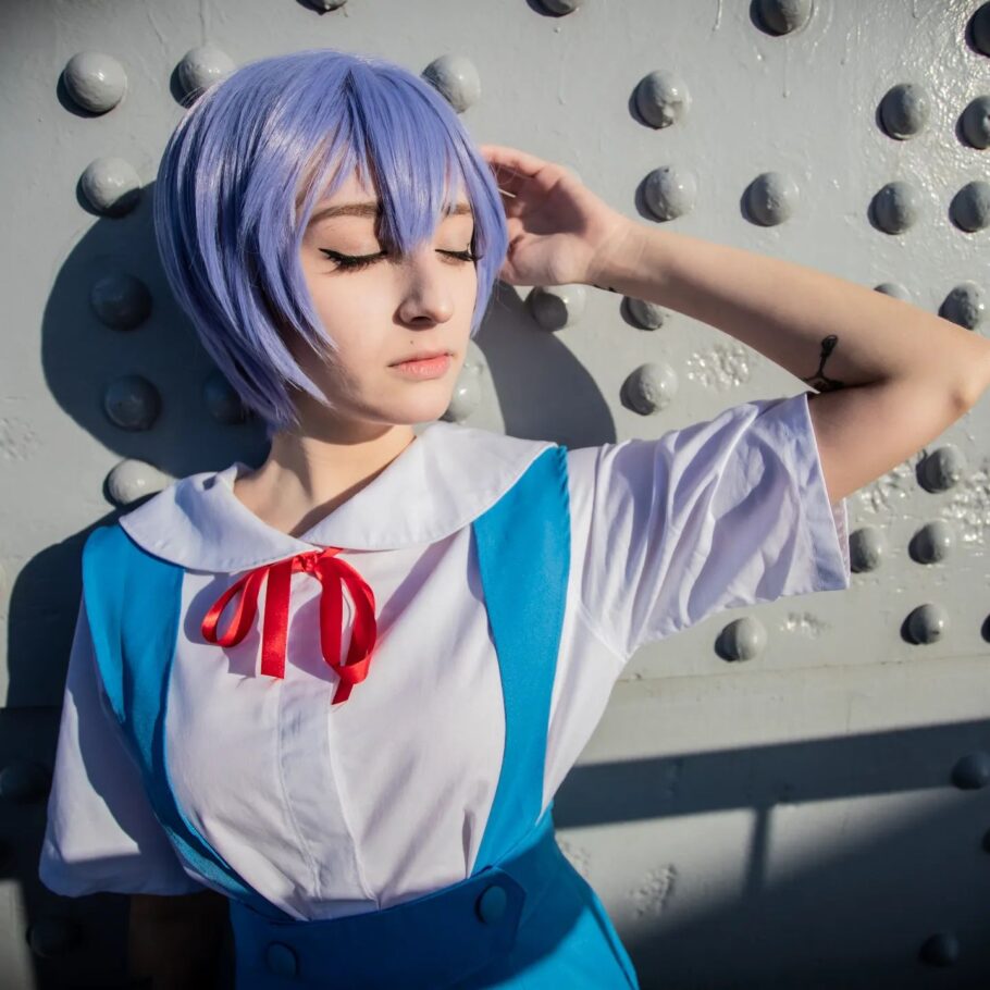 Brasileira viic___k fez um lindo cosplay da Rei Ayanami de Evangelion