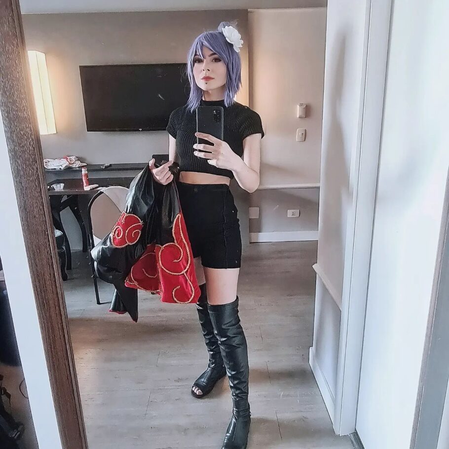 Brasileira andressalopomo fez um lindo cosplay da Konan de Naruto