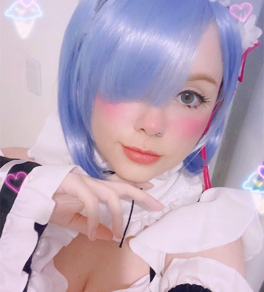 Brasileira feekachips fez um lindo cosplay da Rem de Re: Zero