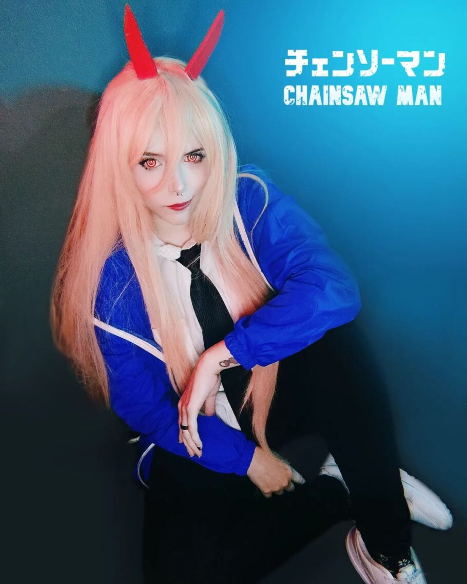 Brasileira hikari.mio fez um lindo cosplay da Power de Chainsaw Man