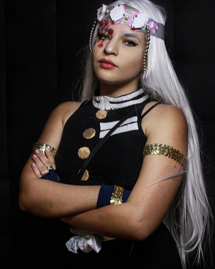 Brasileira mary_cos fez um lindo cosplay do Tengen de Demon Slayer