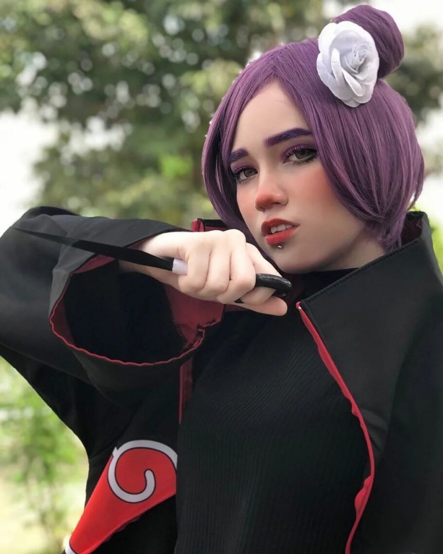 Brasileira natsume_s2 fez um lindo cosplay da Konan de Naruto