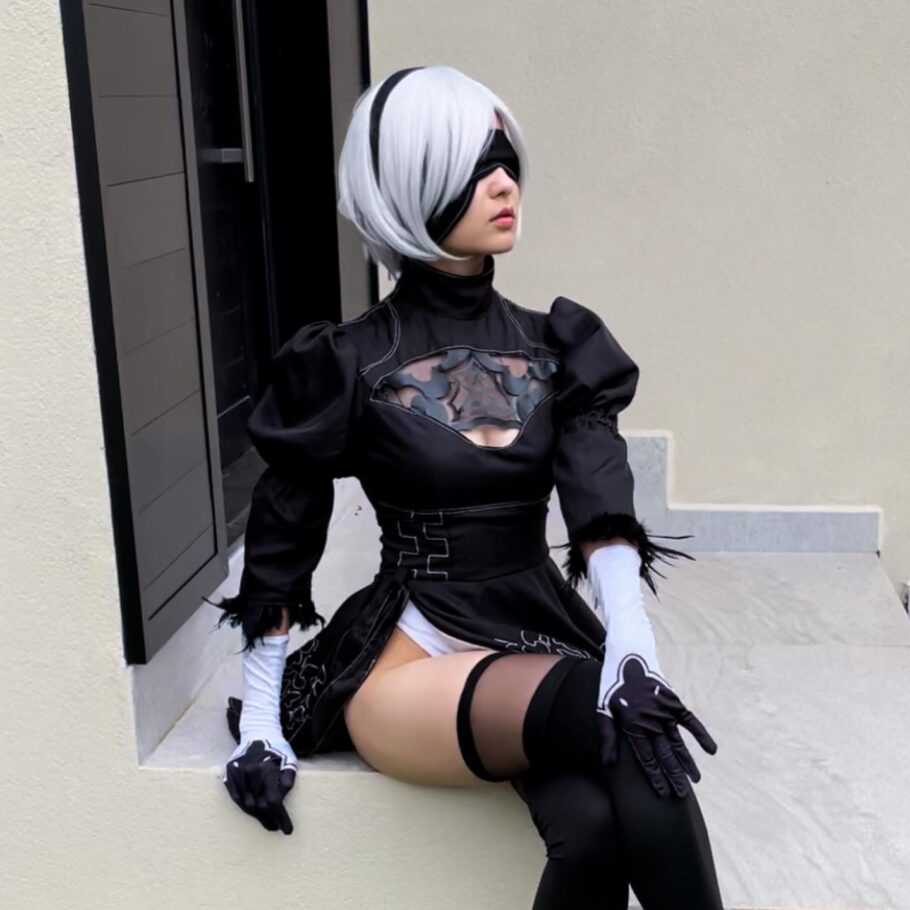 Cosplay fiel de 2B, personagem de NieR: Automata, faz sucesso na internet