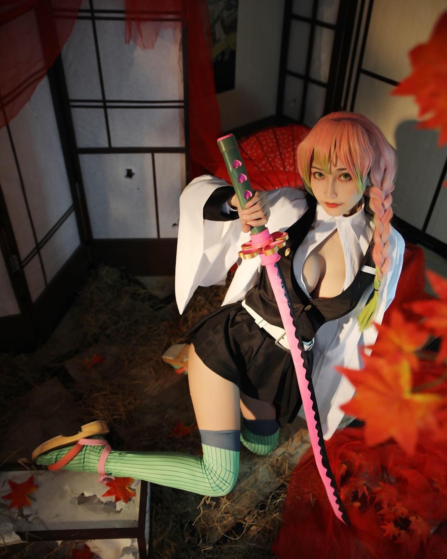 Modelo Samichuuu Fez Um Cosplay Apaixonante Da Mitsuri De Demon Slayer Critical Hits