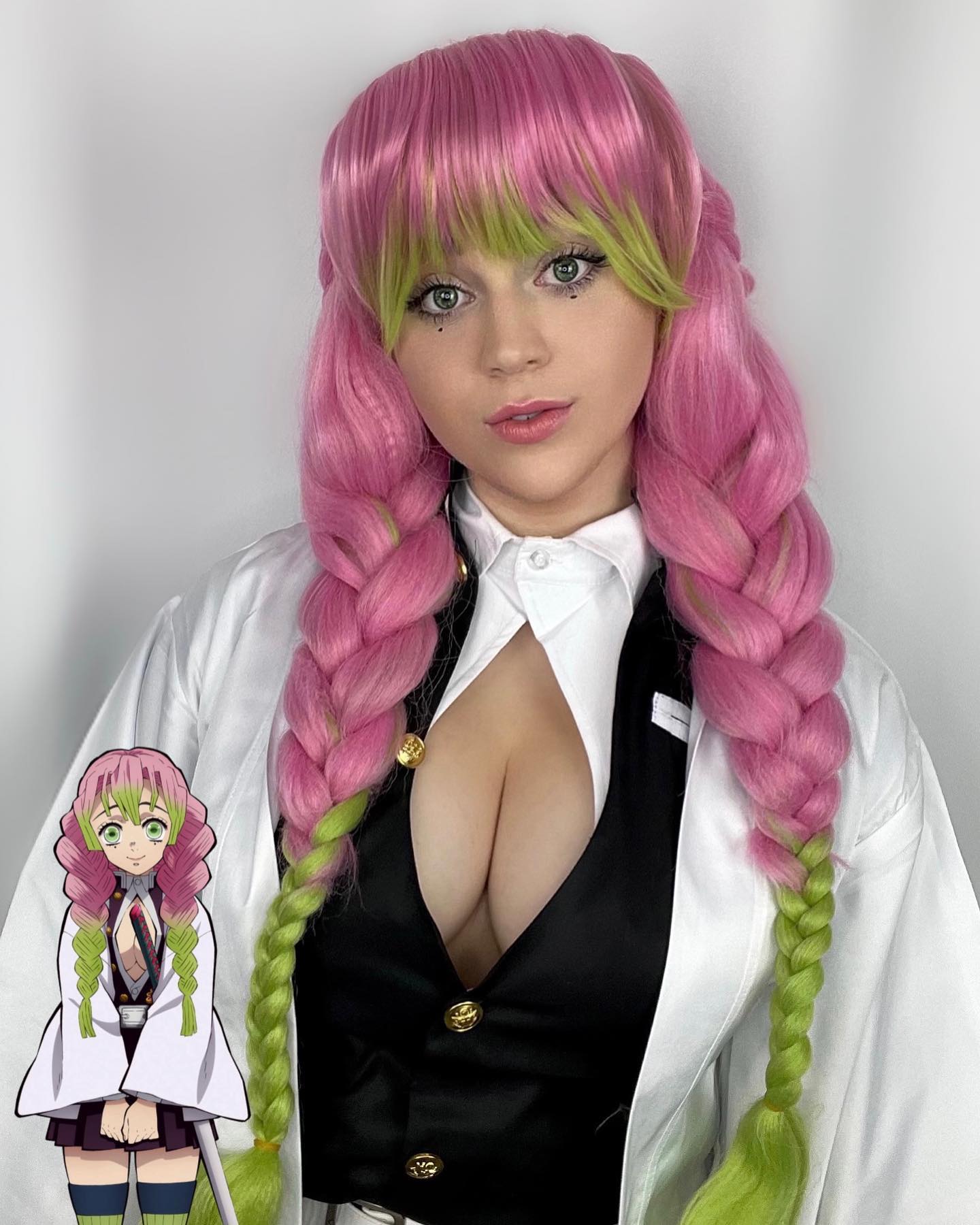 Deslumbre Se Com O Ousado Cosplay De Mitsuri Kanroji De Kimetsu No Yaiba Critical Hits