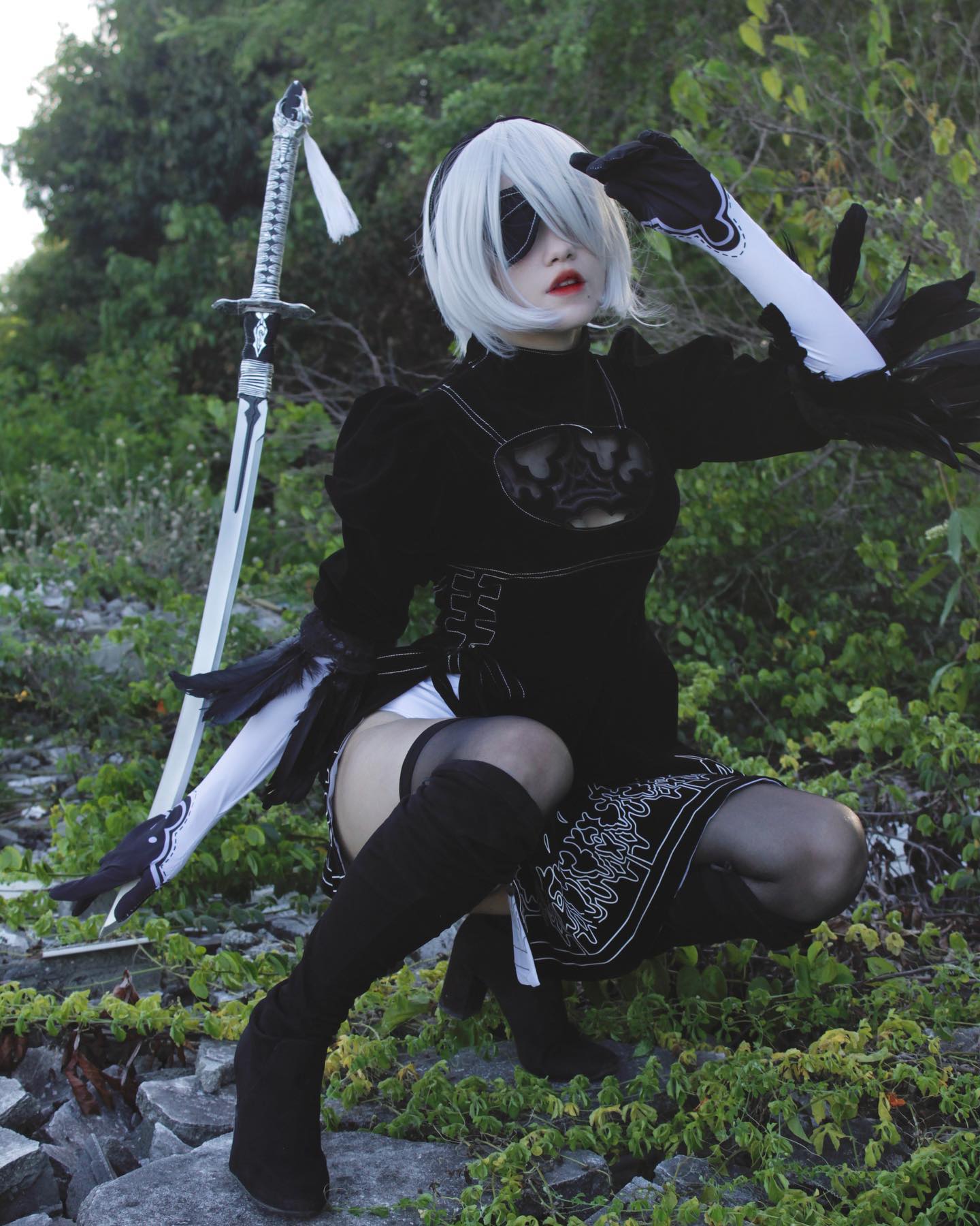 Confira o incrível cosplay da 2B de Nier Automata feito por esta ...