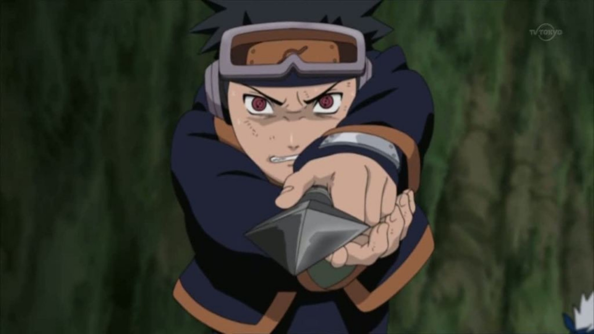 Afinal, por que Obito utilizava óculos, mesmo sendo um Uchiha em Naruto?