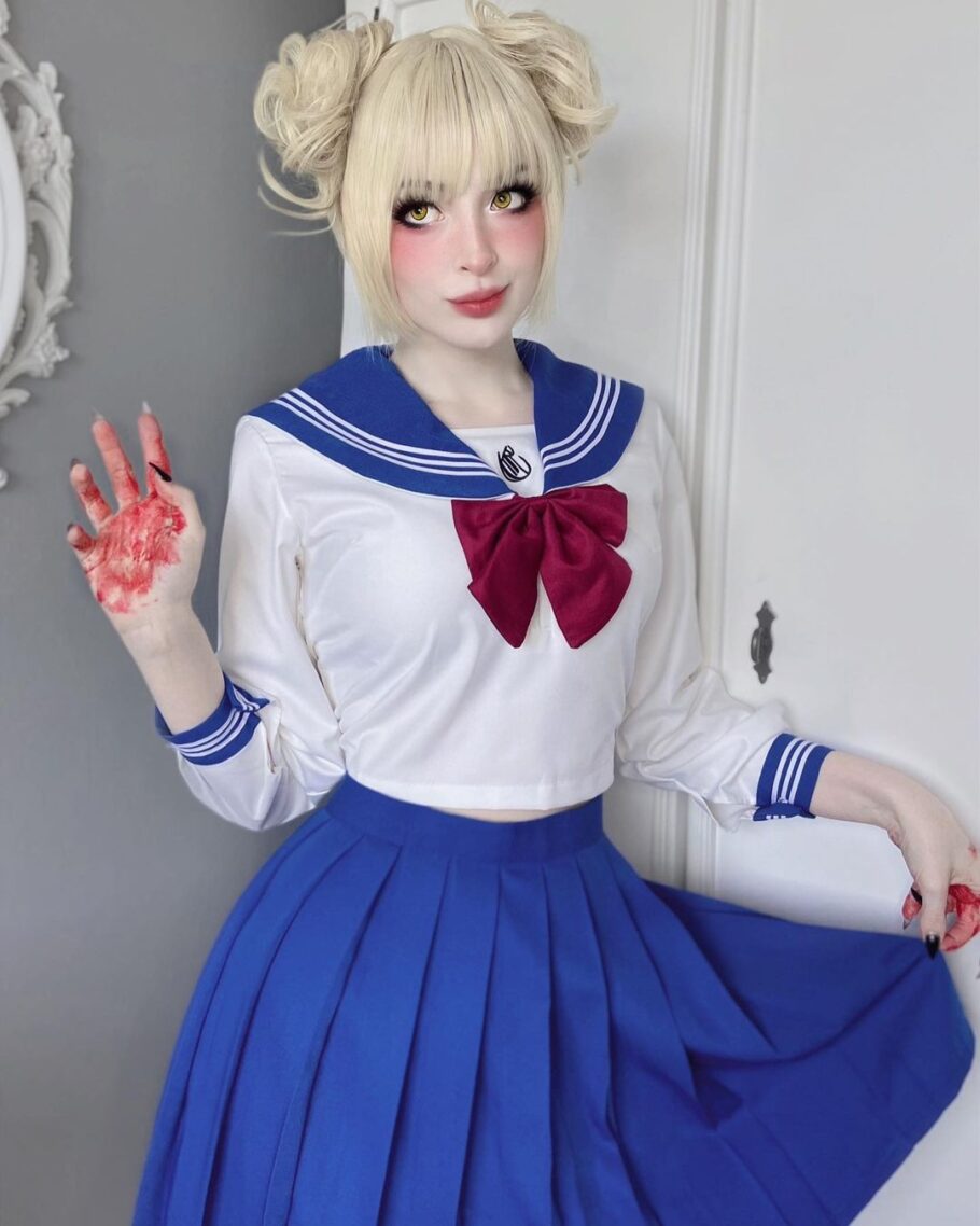 Brasileira thaysekloppel fez um cosplay apaixonante da Toga de My Hero Academia