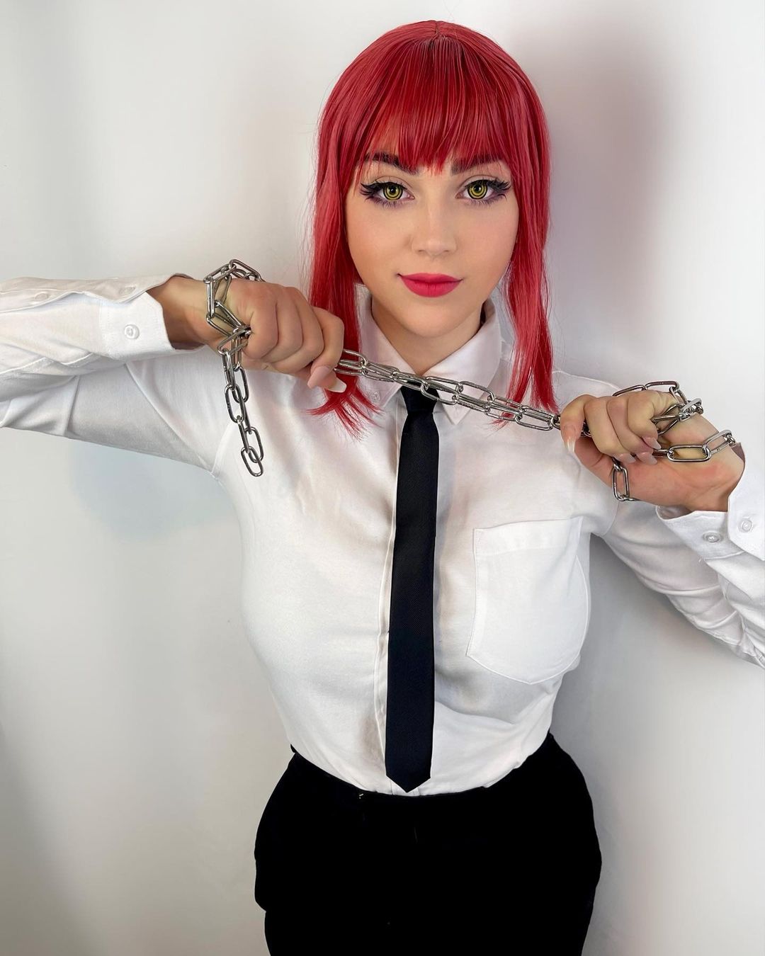 Modelo buttercupcosplays fez um lindo cosplay da Makima de Chainsaw Man - Critical Hits