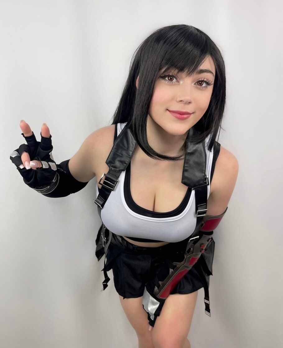 Modelo buttercupcosplays fez um cosplay apaixonante da Tifa de Final