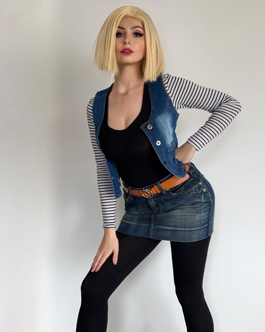 Modelo pamdroid18 fez um atraente cosplay da Android 18 de Dragon Ball