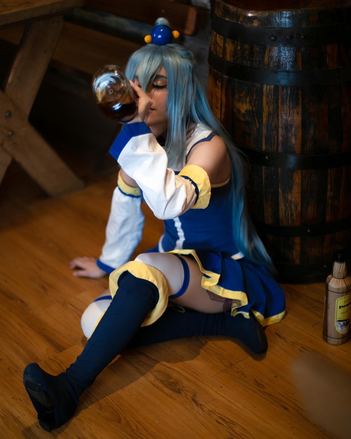 Brasileira Cahwho fez adorável cosplay de Aqua de Konosuba