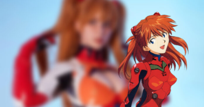 Este é um perfeito cosplay da incrível Asuka Soryu de Neon Genesis Evangelion feito por fã