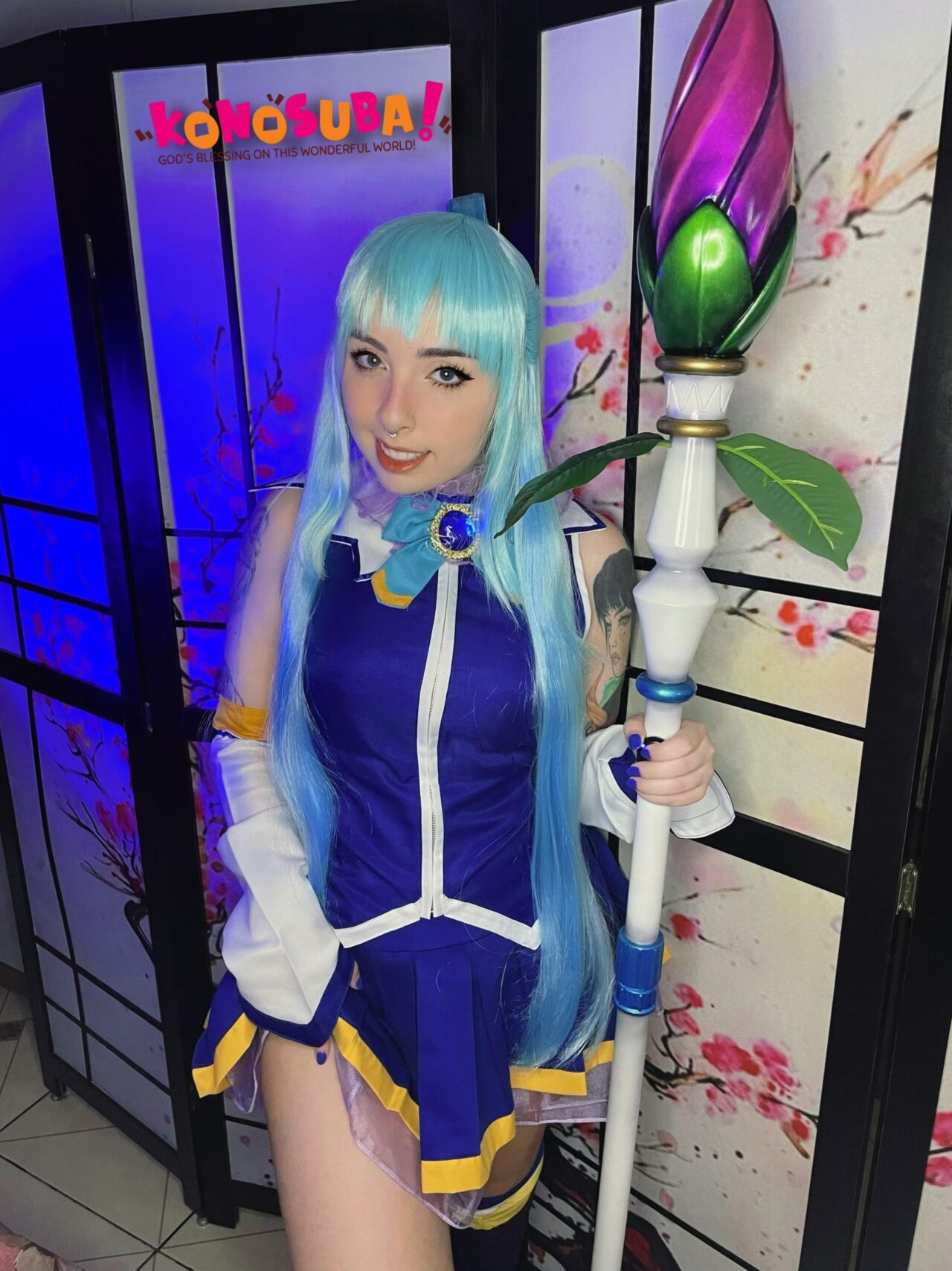 Brasileira obscuresama fez um apaixonante cosplay da Aqua de Konosuba