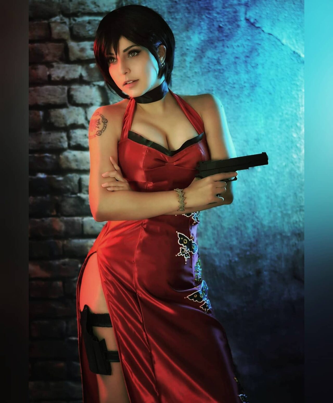 Cosplayer shermie_cos surpreende com impressionante interpretação de Ada Wong em Resident Evil 4 Remake