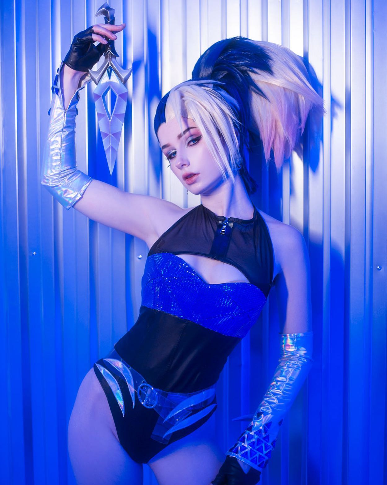 Cosplayer encanta com incrível cosplay da icônica Akali K/DA de League of Legends