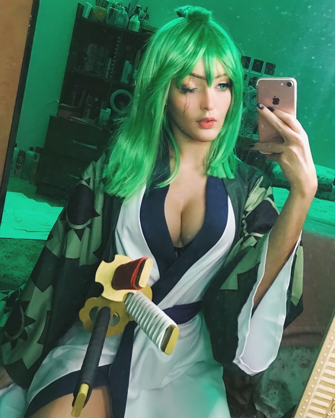 Navegando no Mundo de One Piece: O Cosplay Encantador de Zoro por mizuleiso