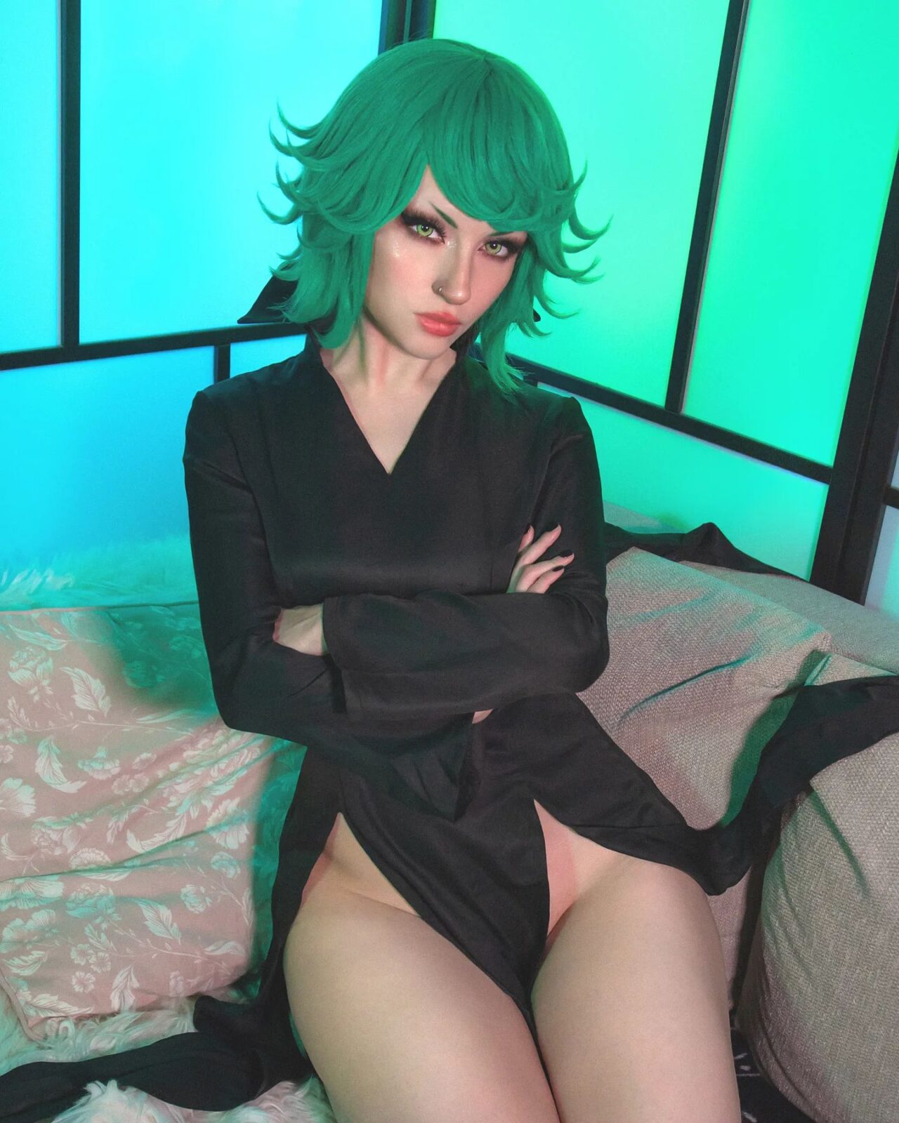 Modelo shiroktsne fez um Audaz cosplay da Tatsumaki de One Punch Man