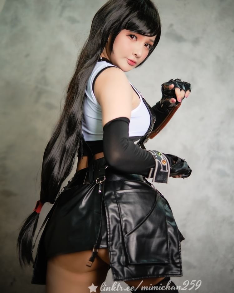 Modelo mimichan.259 fez um atraente cosplay da Tifa Lockhart de Final Fantasy VII