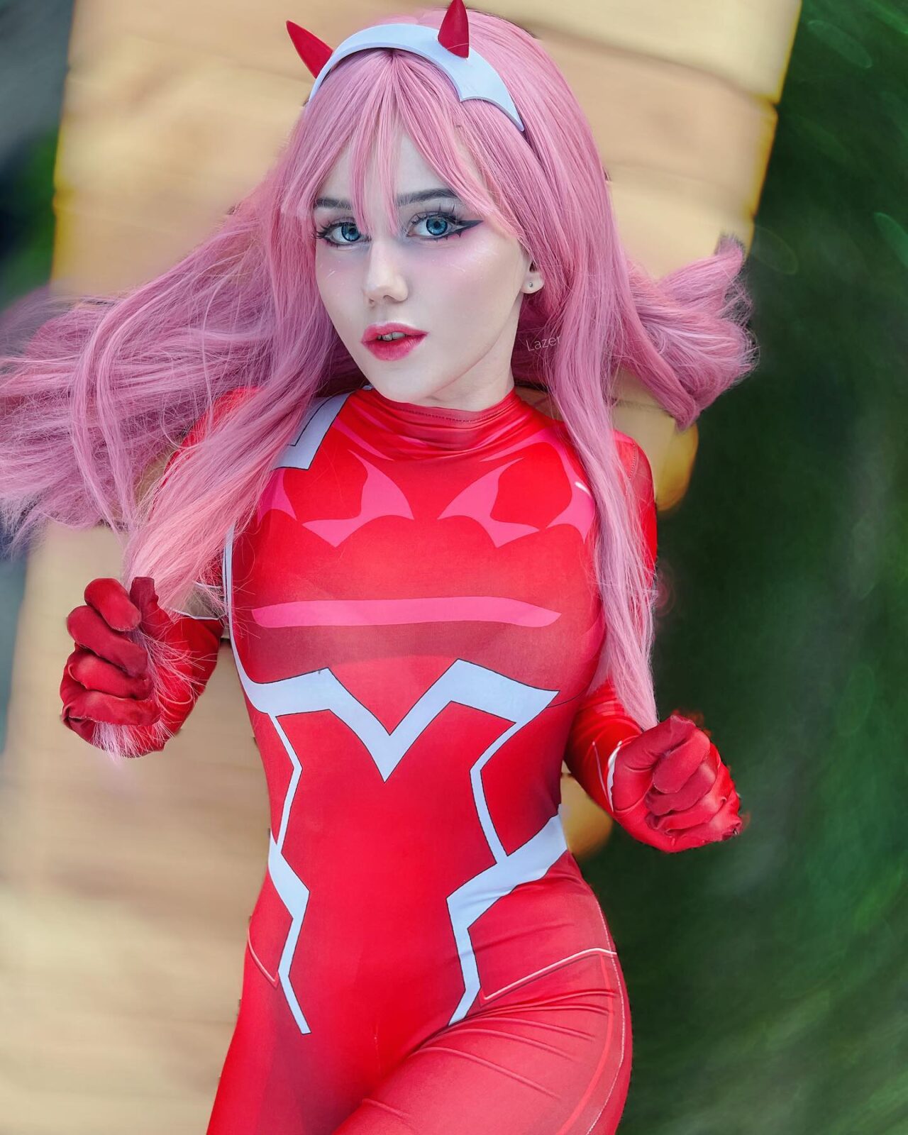 Brasileira fez um lindo cosplay da personagem Zero Two de Darling in The  Franxx - Critical Hits
