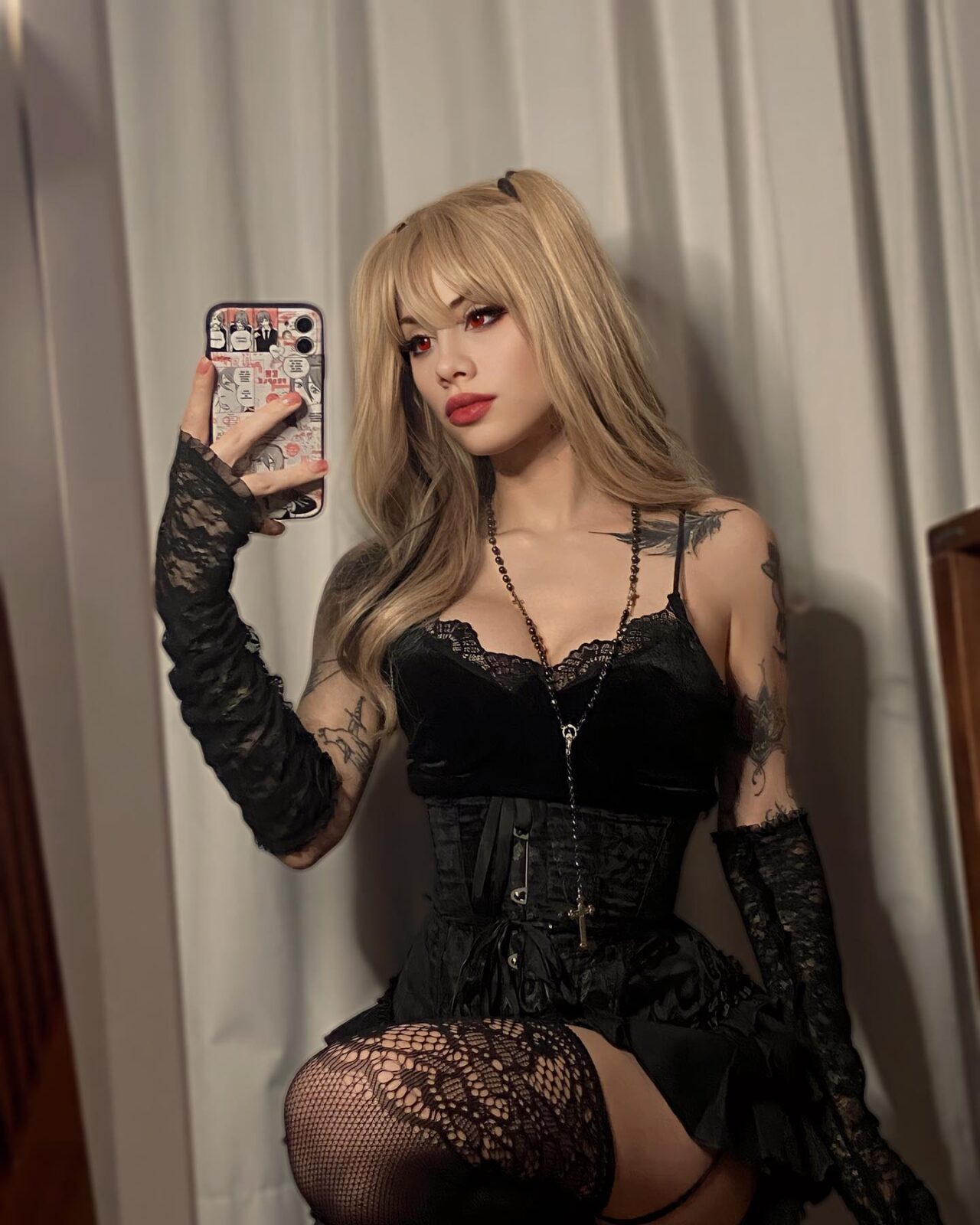 Modelo marukeehl fez um instigante cosplay da Misa de Death Note