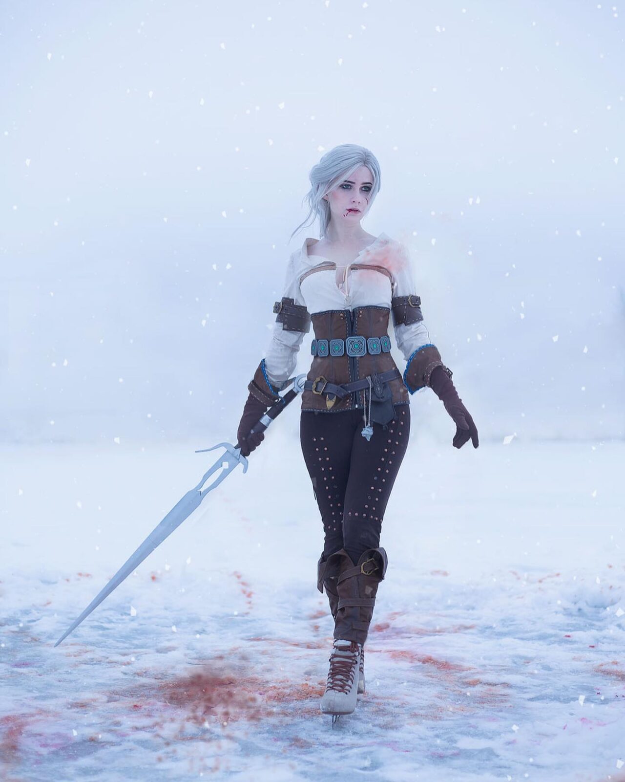 Fã apaixonada por The Witcher surpreende com incrível e sensacional cosplay da Ciri