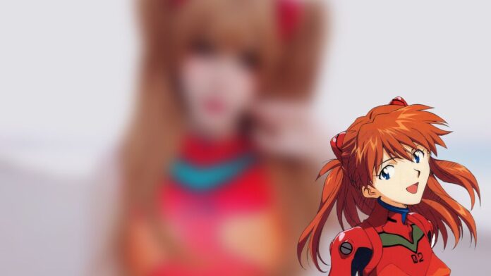 Fã arrasa com cosplay perfeito de Asuka Soryu de Neon Genesis Evangelion na praia