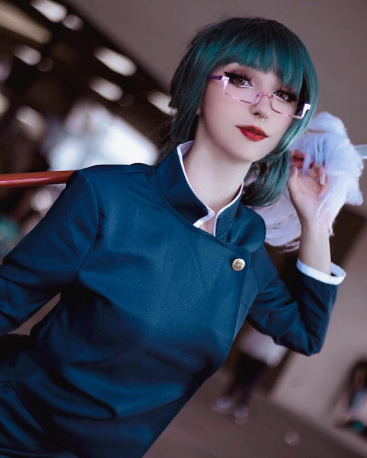 Modelo charming_kitsune encanta com um apaixonante cosplay da Maki Zenin de Jujutsu Kaisen