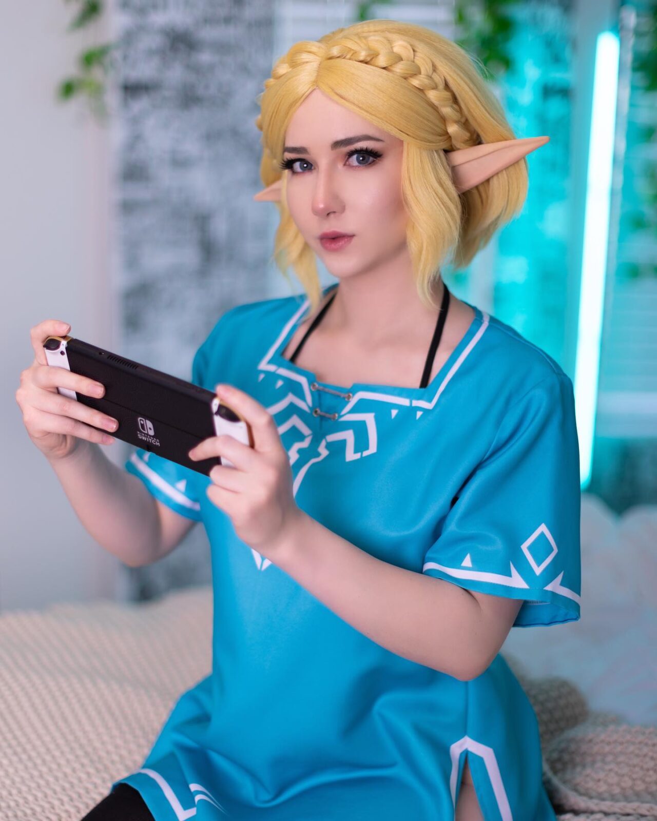 Modelo akemikuncosplay fez um encantador cosplay da princesa Zelda
