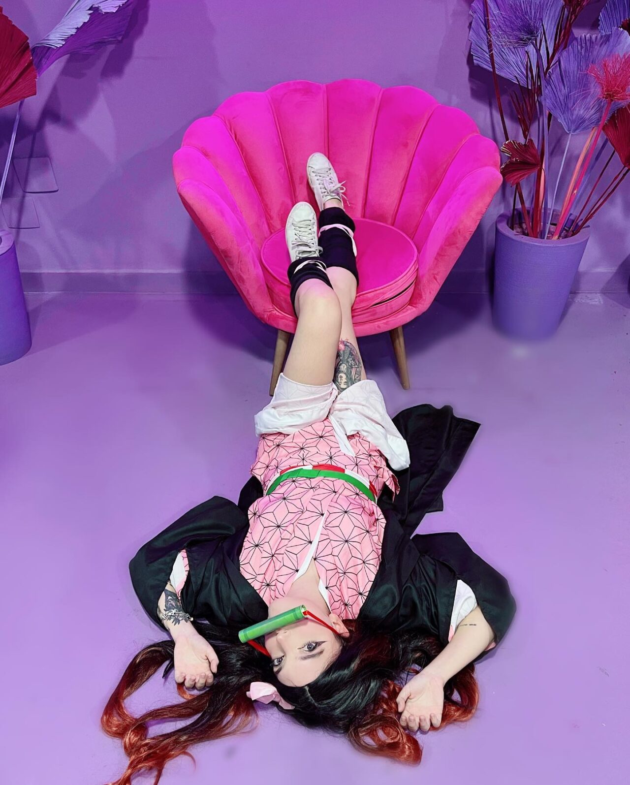 Brasileira its.mooony encanta com um lindo cosplay da Nezuko de Demon Slayer