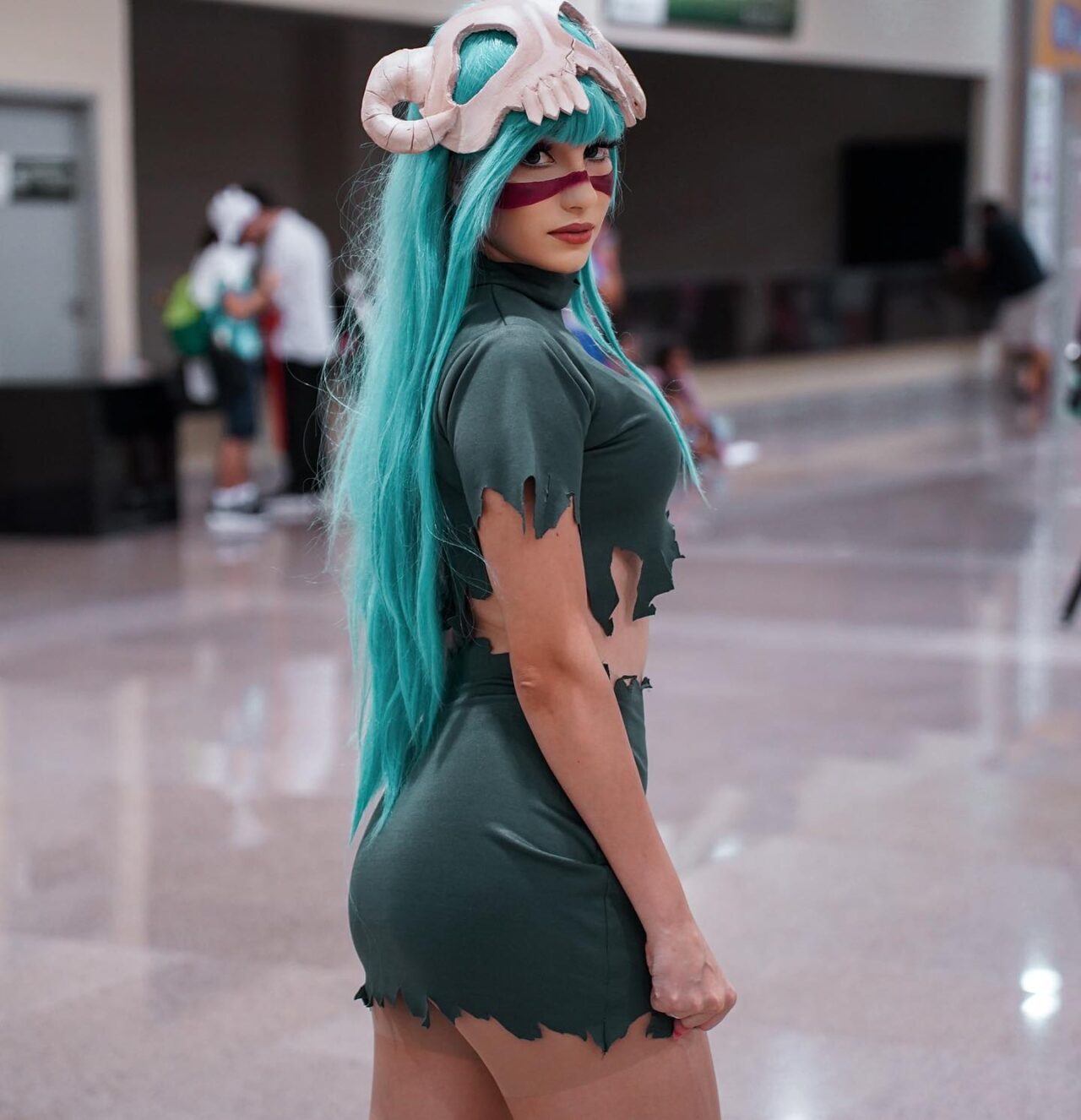 Fã de Bleach surpreende com impecável cosplay da personagem Nelliel