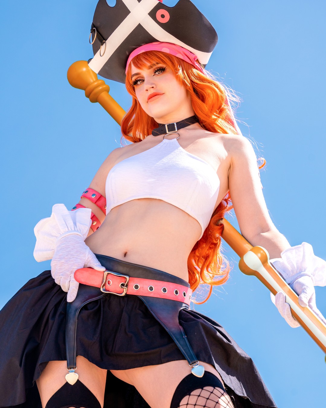 Modelo soalianna fez um encantador cosplay da Nami de One Piece