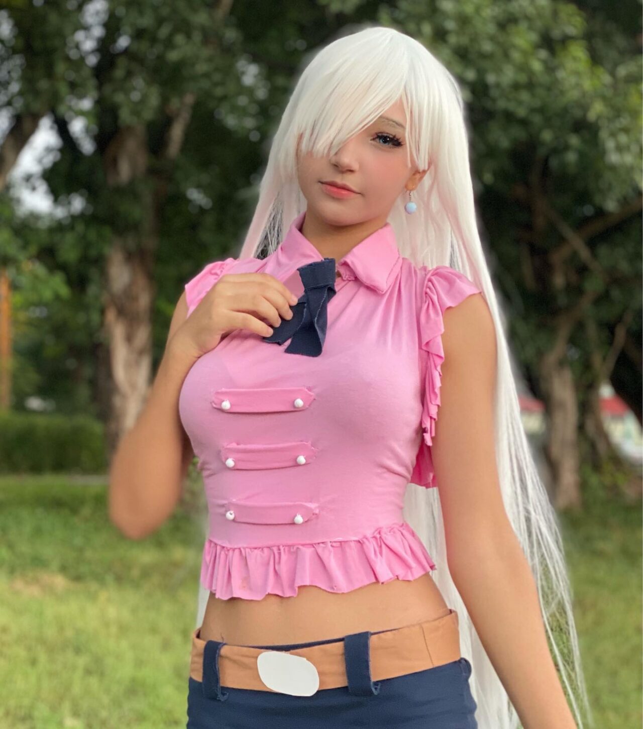 Fã de Nanatsu no Taizai amai.lau fez um atraente cosplay da Elizabeth