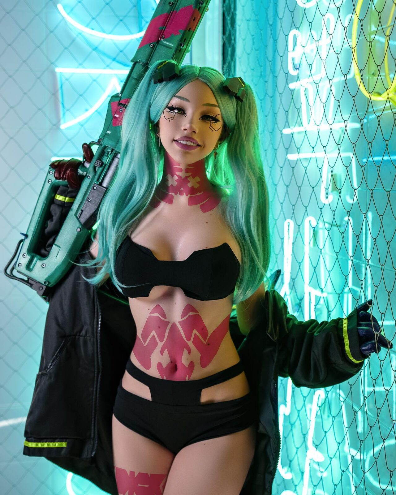 Modelo alice_delish fez um encantador cosplay da Rebecca de Cyberpunk